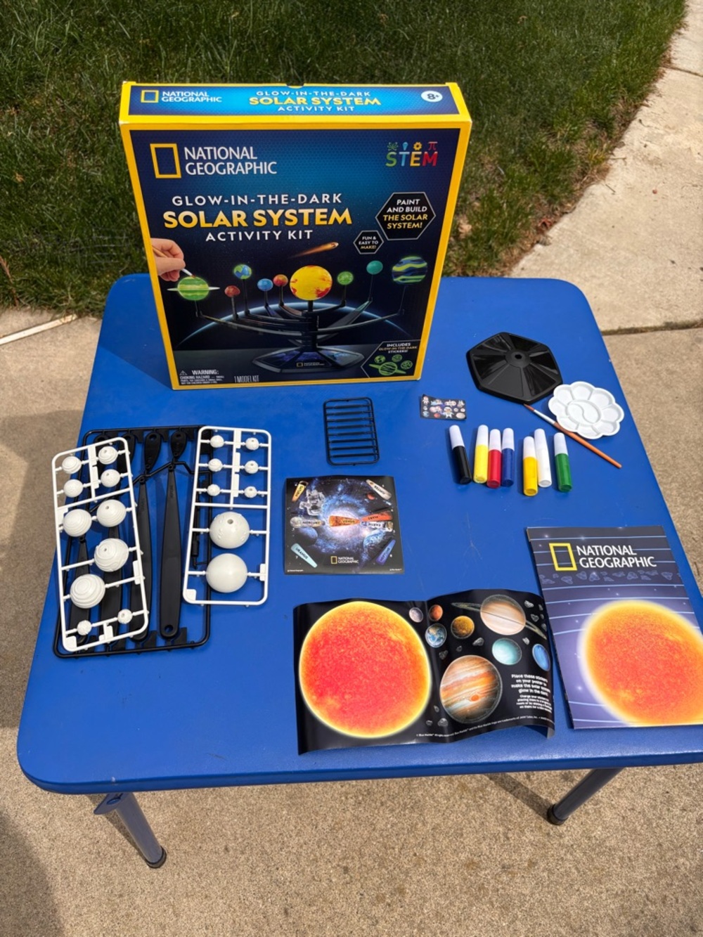 National Geographic Glow-in-the-Dark Solar System Activity Kit - Blue/Yellow